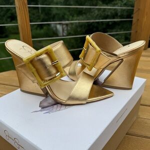 NWT Jessica Simpson size 5.5 Qena Metallic Gold Heeled Sandals Heels